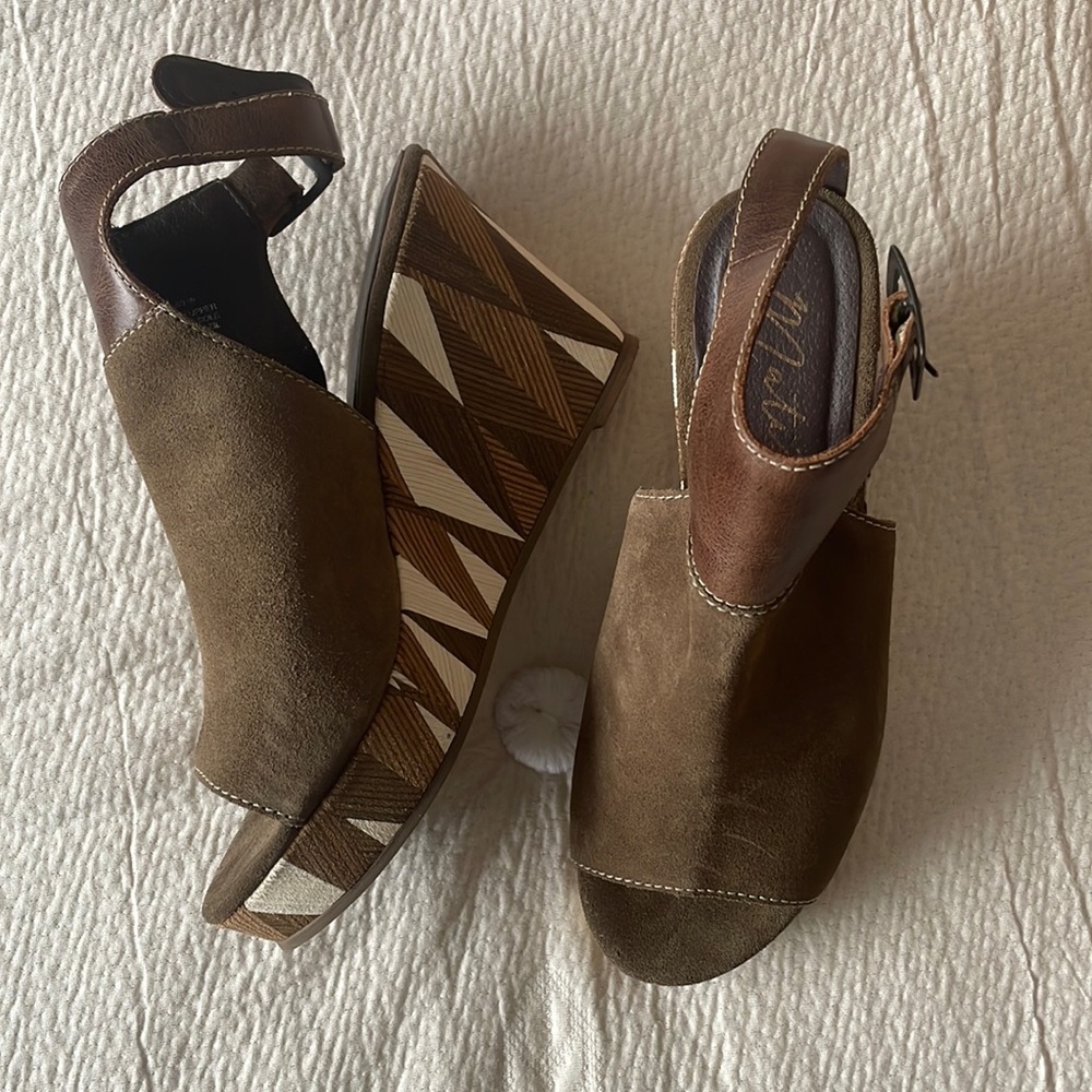 Matisse wedge